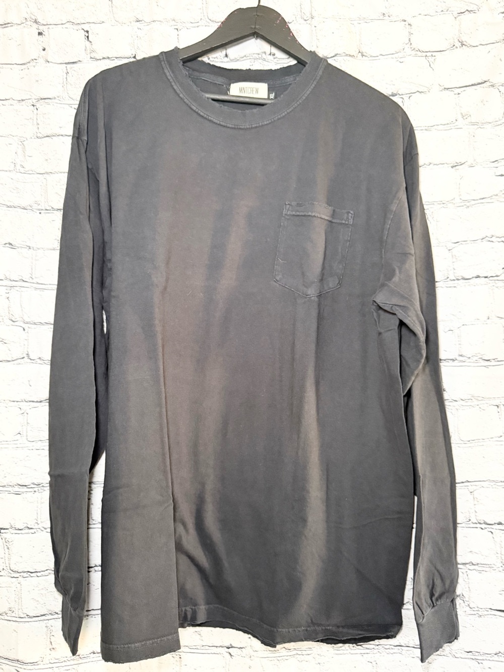 Mint crew. Modern Long-Sleeve Pocket Tee. Size XL